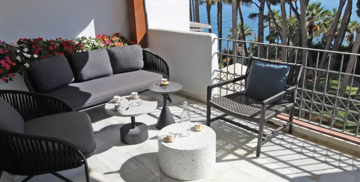 Short-term rent of penthouse duplex in The Golden Mile 15