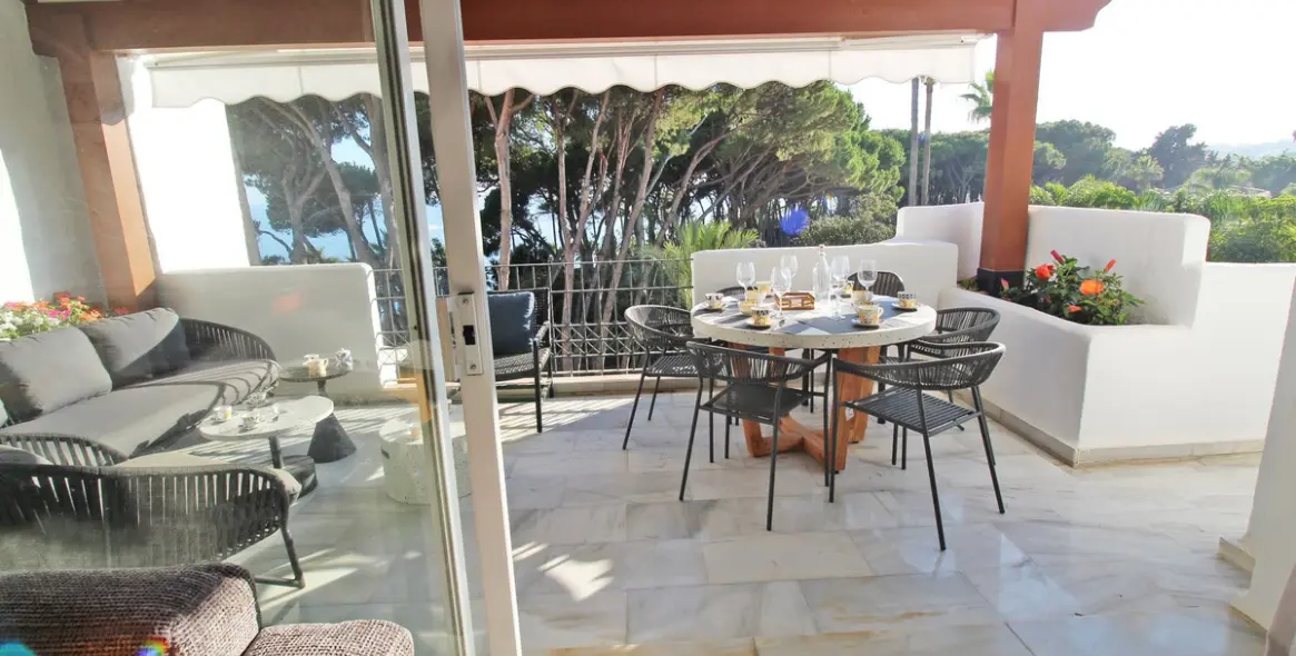 Short-term rent of penthouse duplex in The Golden Mile 18