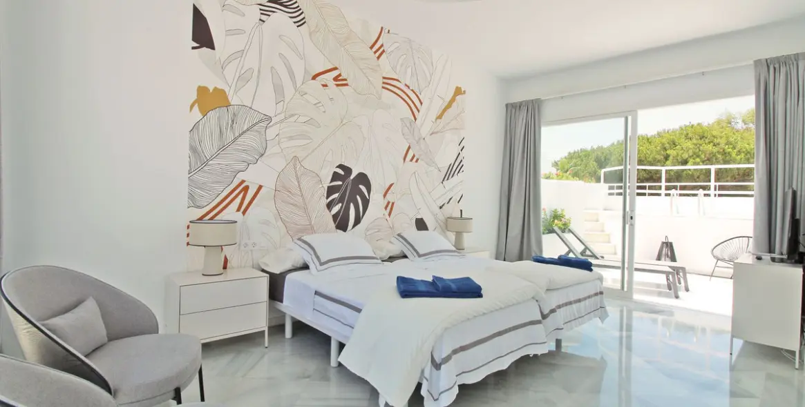 Short-term rent of penthouse duplex in The Golden Mile 20