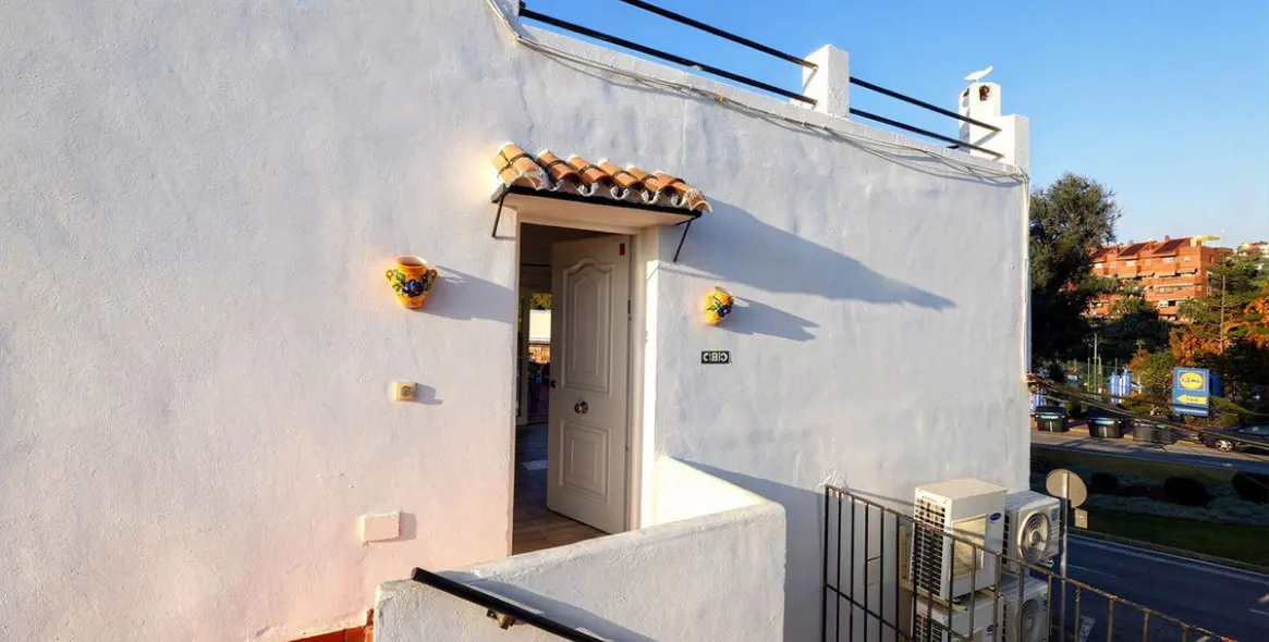 Sale of middle floor apartment in Benalmadena 2