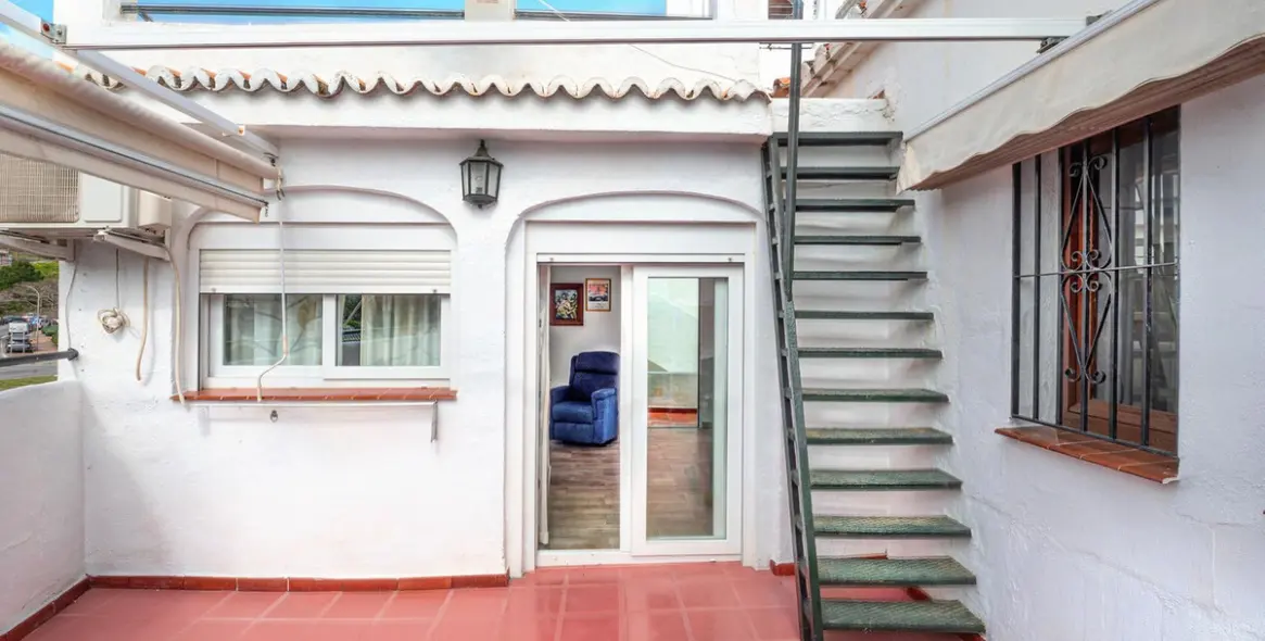 Sale of middle floor apartment in Benalmadena 17