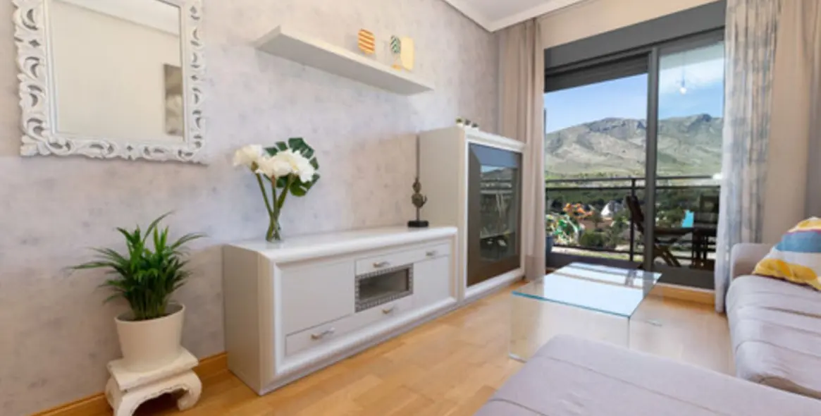 Продажа апартаментов на среднем этаже в Torremolinos 2