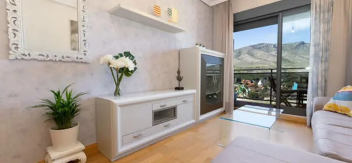 Sale of middle floor apartment in Torremolinos 1