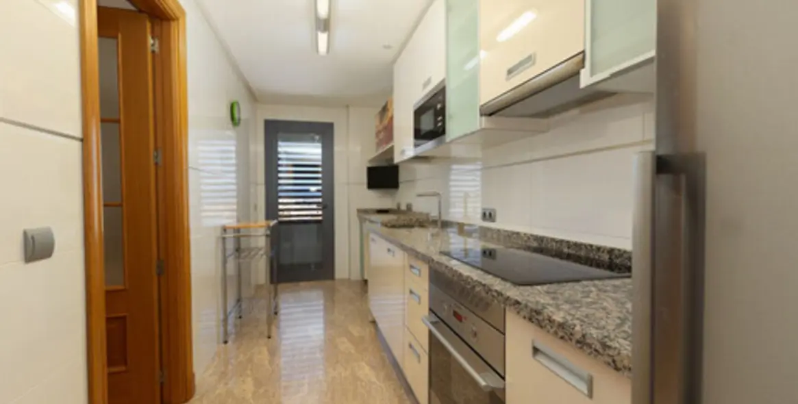 Продажа апартаментов на среднем этаже в Torremolinos 3