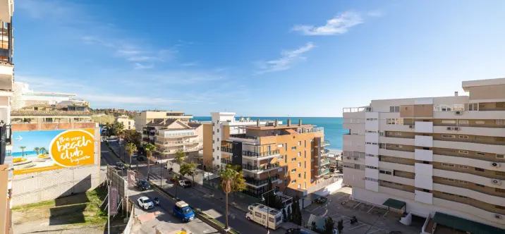 Venta de apartamento en planta media en Fuengirola 2