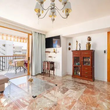 Venta de apartamento en planta media en Fuengirola