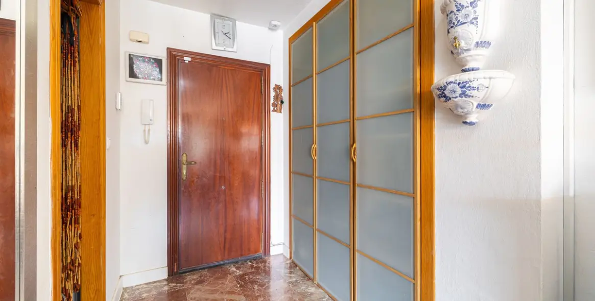 Sale of middle floor apartment in Fuengirola 22