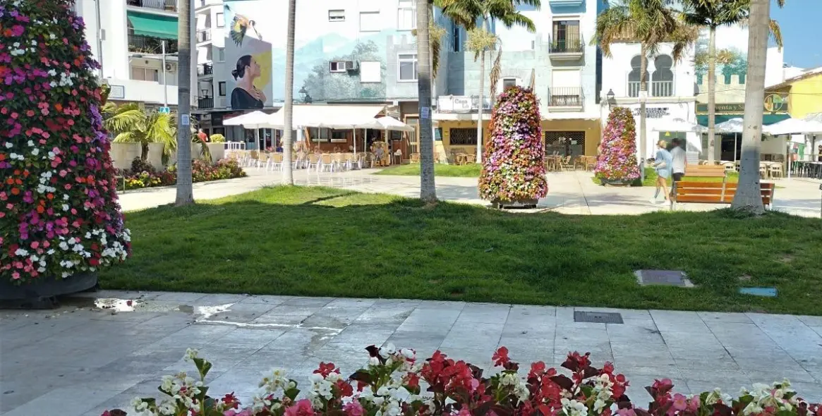 Продажа апартаментов на среднем этаже в Estepona 1