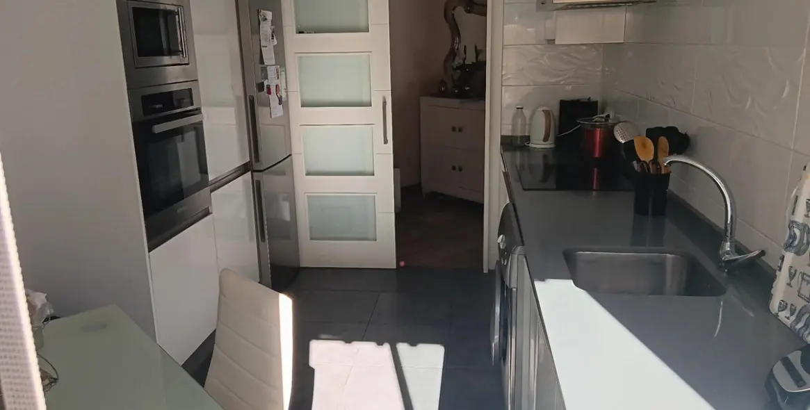 Продажа апартаментов на среднем этаже в Estepona 11