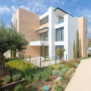 Venta de apartamento en planta media en Estepona