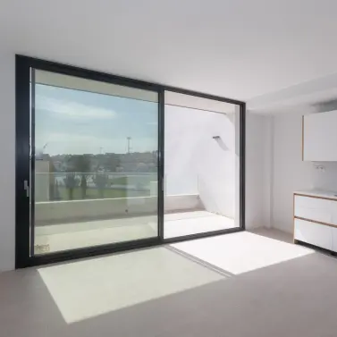 Venta de apartamento en planta media en Estepona