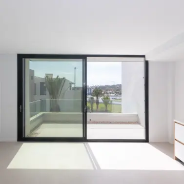 Venta de apartamento en planta media en Estepona