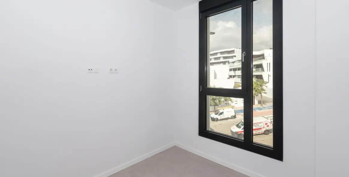 Venta de apartamento en planta media en Estepona 8