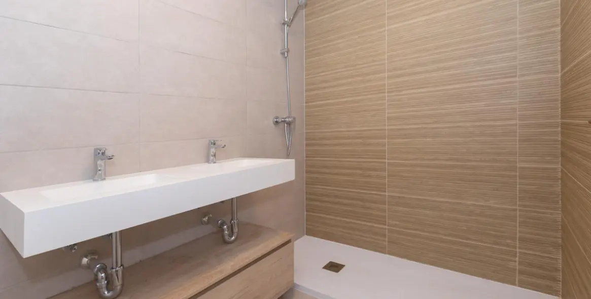 Venta de apartamento en planta media en Estepona 9