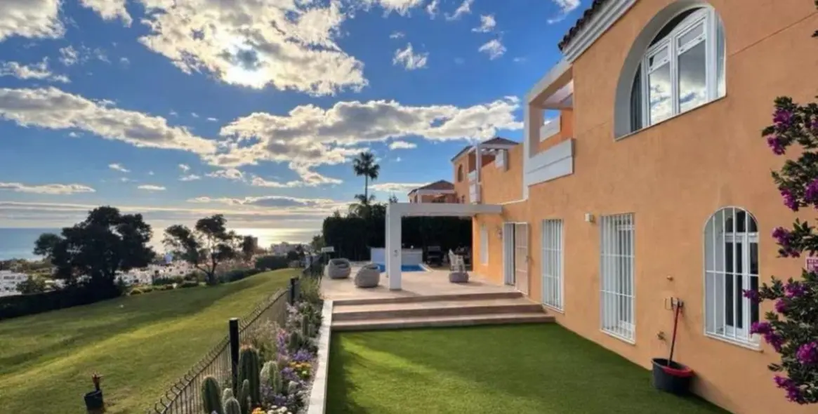 Продажа апартаментов на первом этаже в Manilva 2