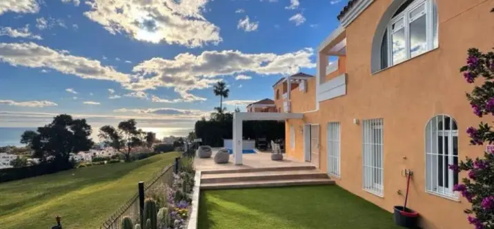 Продажа апартаментов на первом этаже в Manilva 1