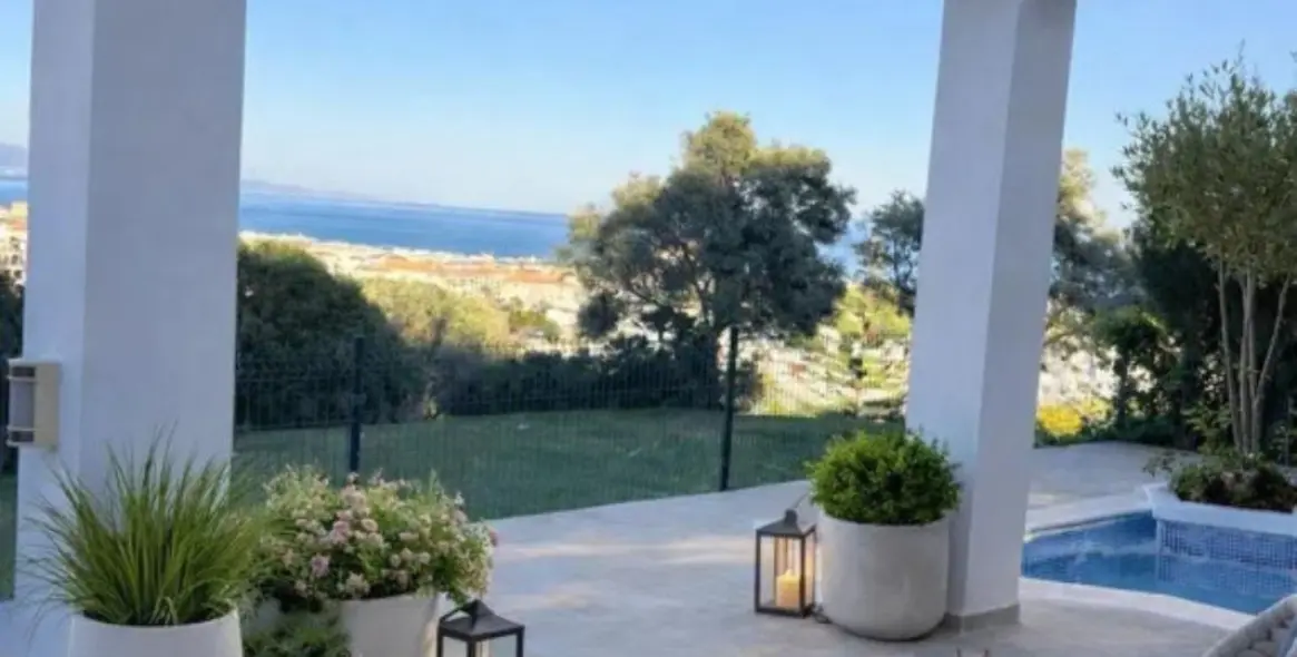 Продажа апартаментов на первом этаже в Manilva 3