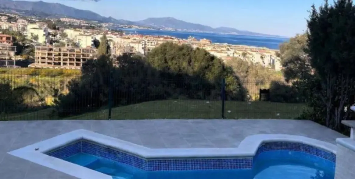 Продажа апартаментов на первом этаже в Manilva 4