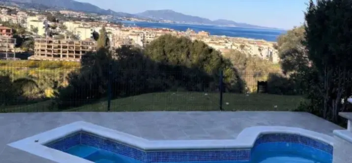 Продажа апартаментов на первом этаже в Manilva 3