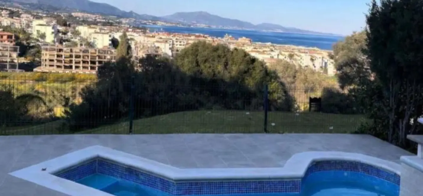Venta de apartamento en planta baja en Manilva 3