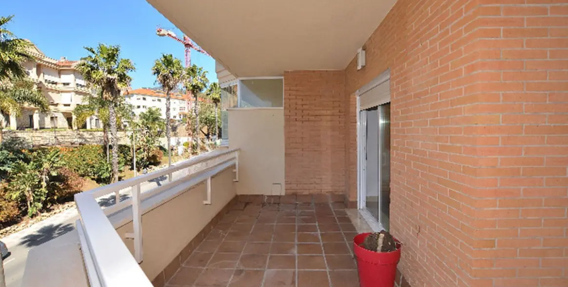 Продажа апартаментов на среднем этаже в Torrequebrada 2