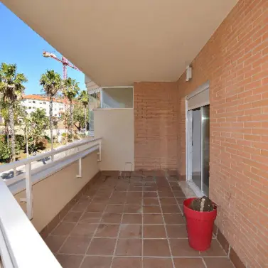 Продажа апартаментов на среднем этаже в Torrequebrada