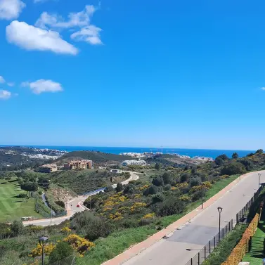 Sale of middle floor apartment in Calanova Golf
