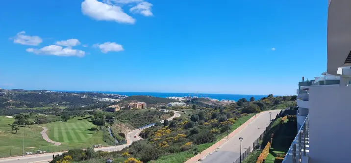 Sale of middle floor apartment in Calanova Golf 0