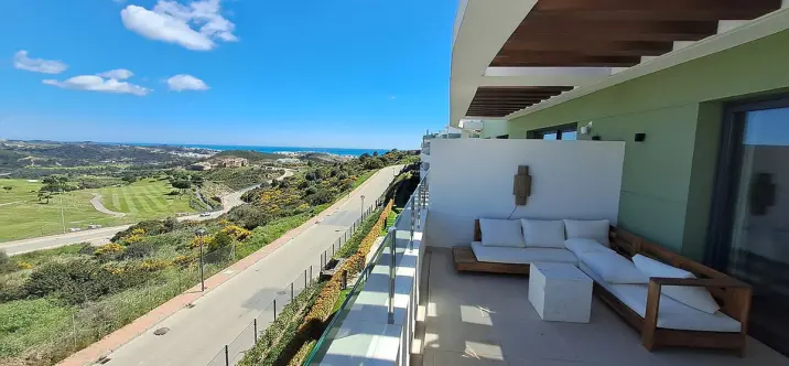 Sale of middle floor apartment in Calanova Golf 1