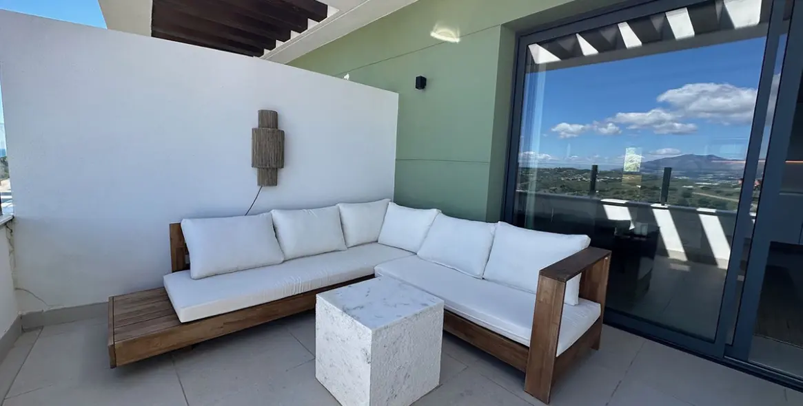 Sale of middle floor apartment in Calanova Golf 13