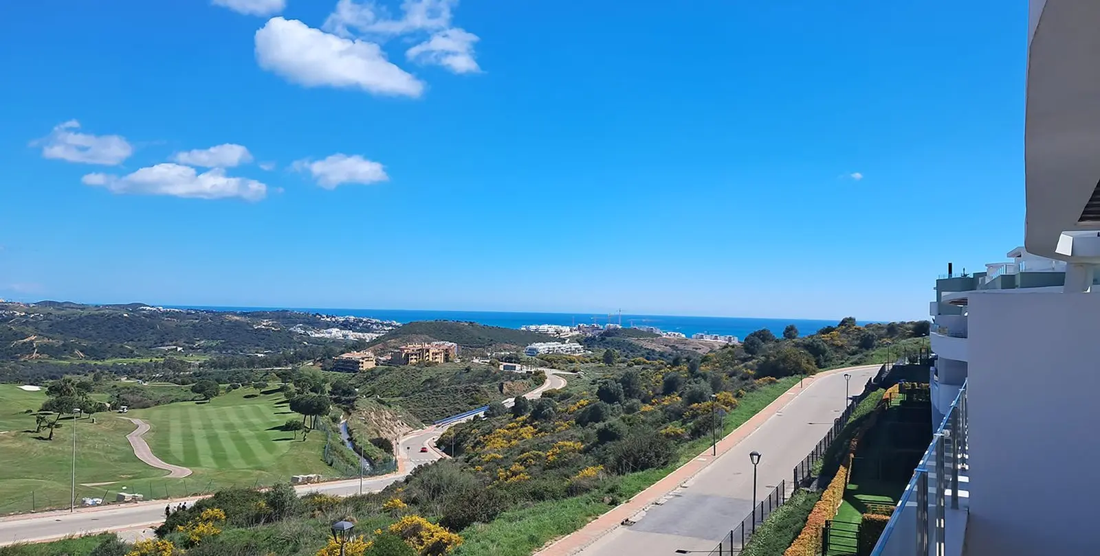 Sale of middle floor apartment in Calanova Golf 1