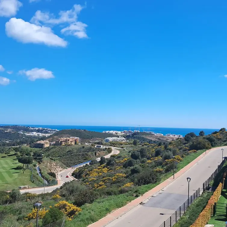 Продажа апартаментов на среднем этаже в Calanova Golf