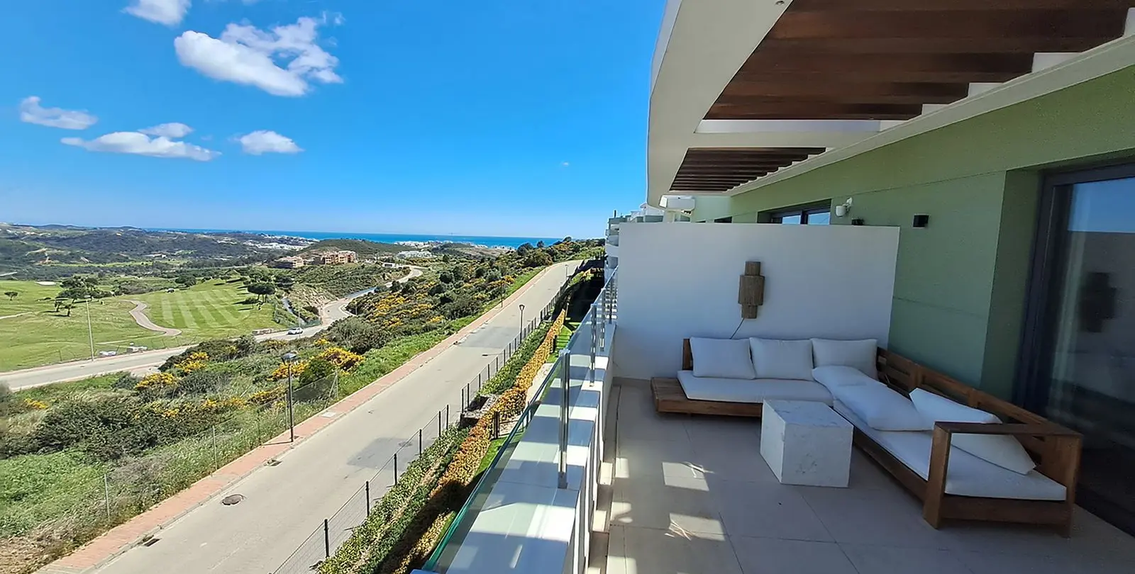 Sale of middle floor apartment in Calanova Golf 2