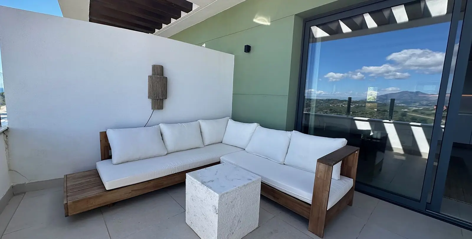 Sale of middle floor apartment in Calanova Golf 13