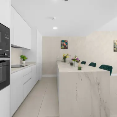 Sale of middle floor apartment in Fuengirola