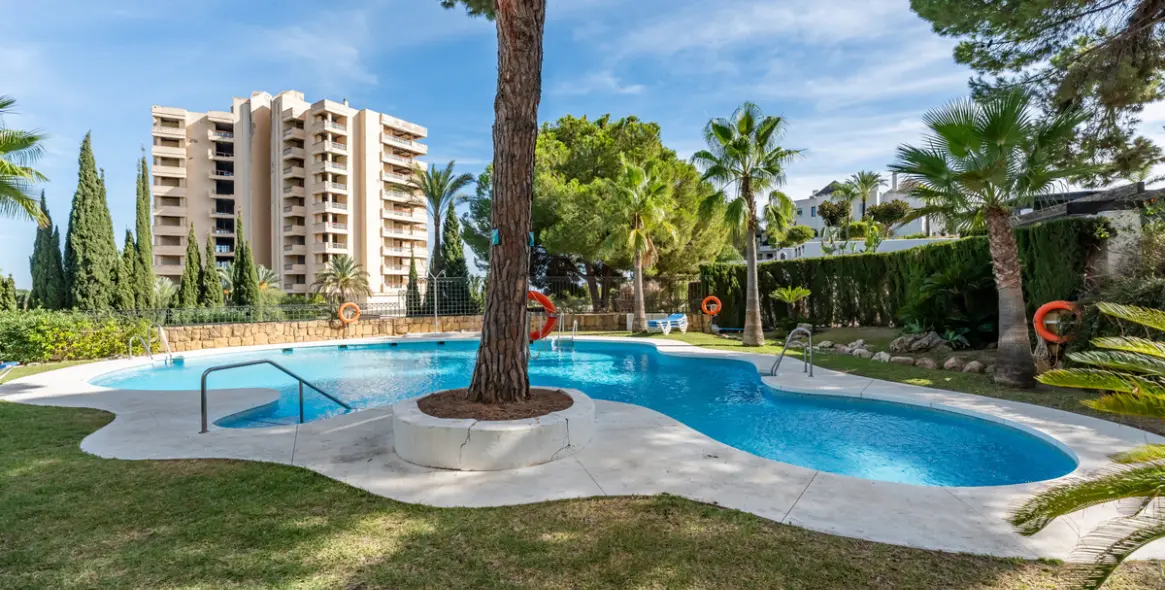 Продажа апартаментов на среднем этаже в Río Real 1