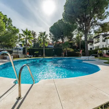 Продажа апартаментов на среднем этаже в Río Real