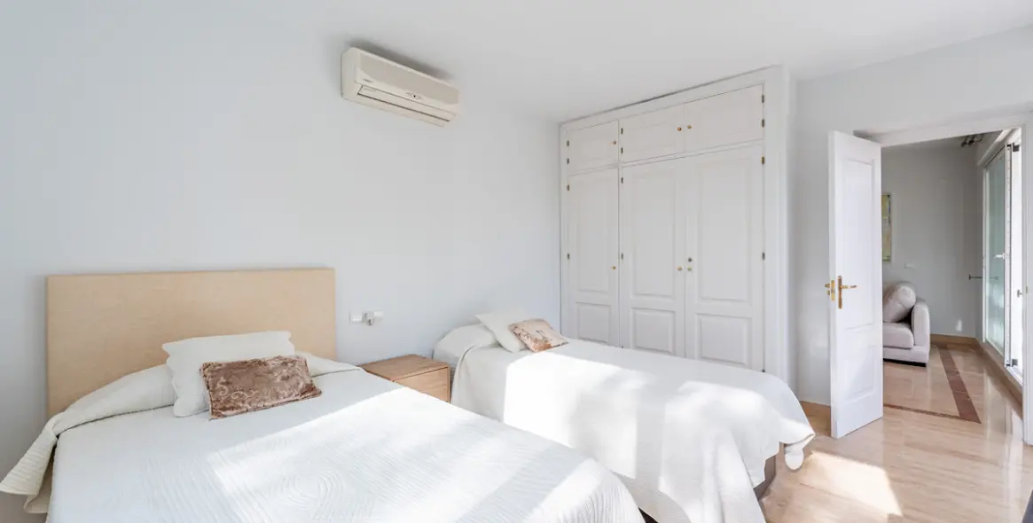 Продажа апартаментов на среднем этаже в Río Real 5