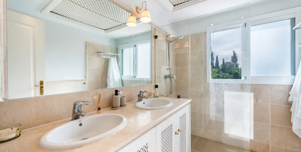 Продажа апартаментов на среднем этаже в Río Real 6