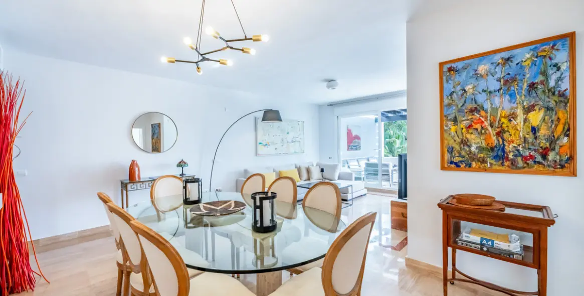 Продажа апартаментов на среднем этаже в Río Real 24