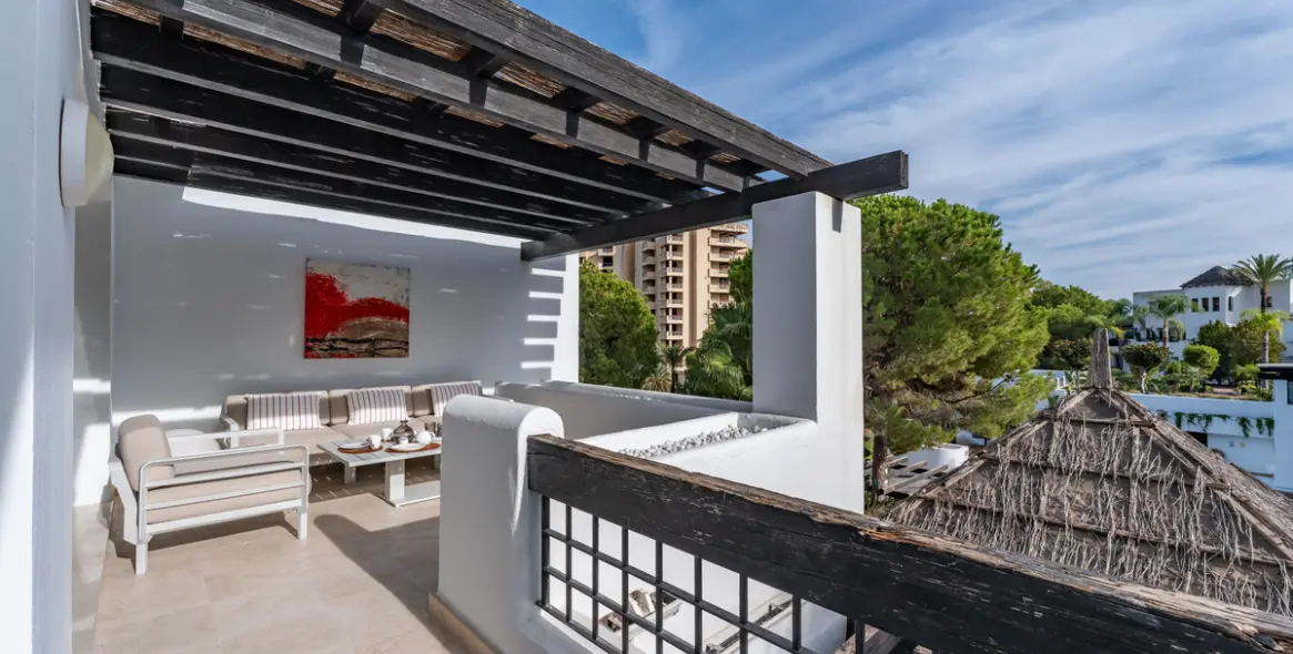 Продажа апартаментов на среднем этаже в Río Real 25