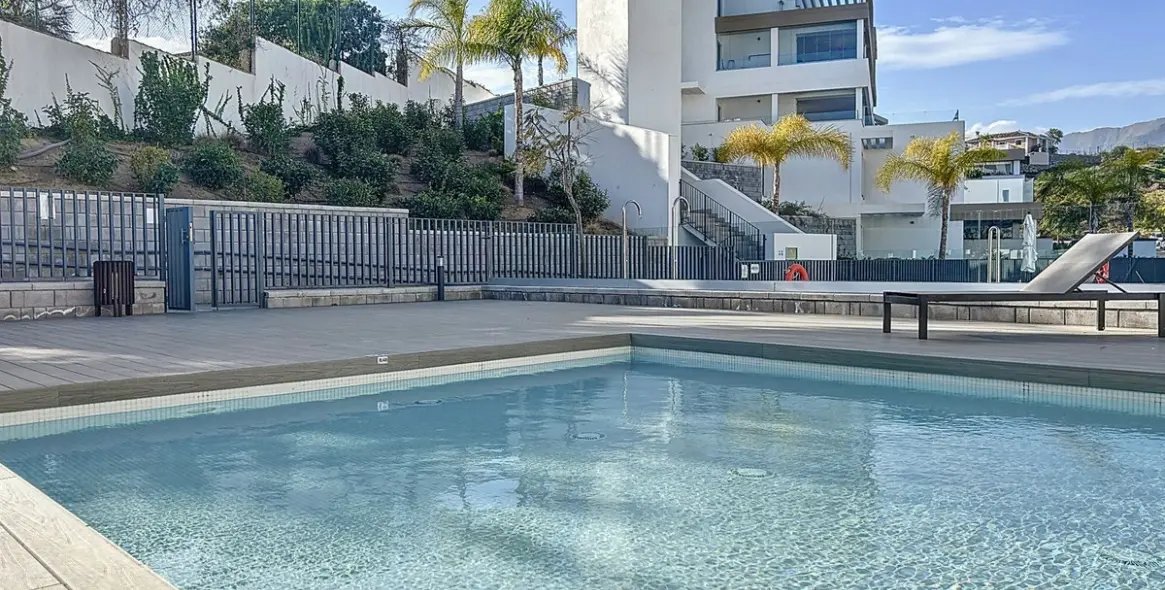 Продажа апартаментов на первом этаже в Estepona 1