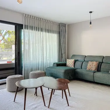 Продажа апартаментов на первом этаже в Estepona