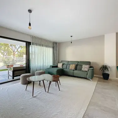 Продажа апартаментов на первом этаже в Estepona