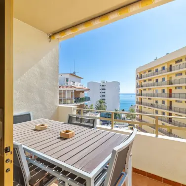 Sale of middle floor apartment in Benalmadena