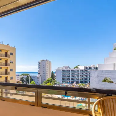 Sale of middle floor apartment in Benalmadena