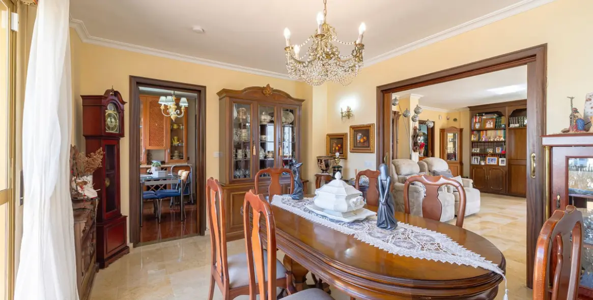 Sale of middle floor apartment in Benalmadena 9