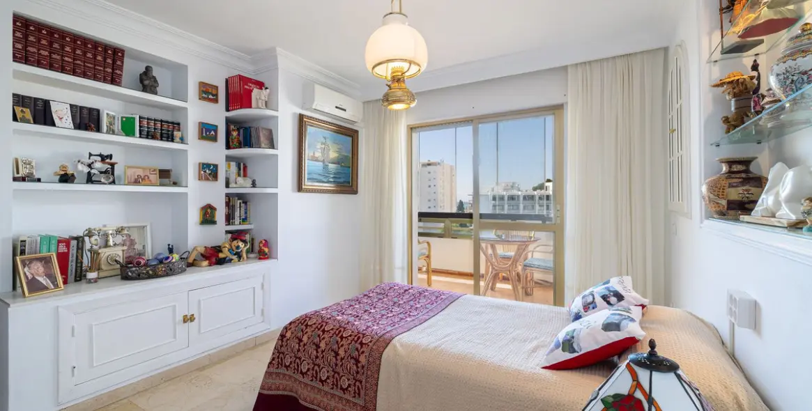 Sale of middle floor apartment in Benalmadena 18