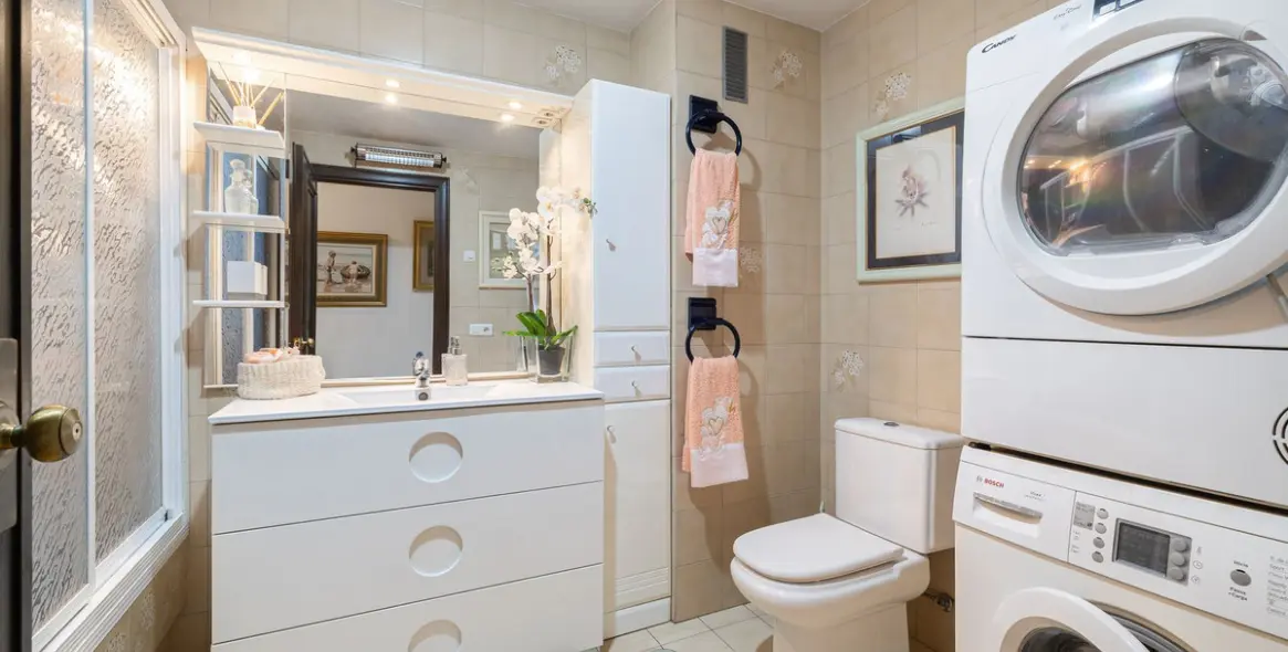 Sale of middle floor apartment in Benalmadena 20