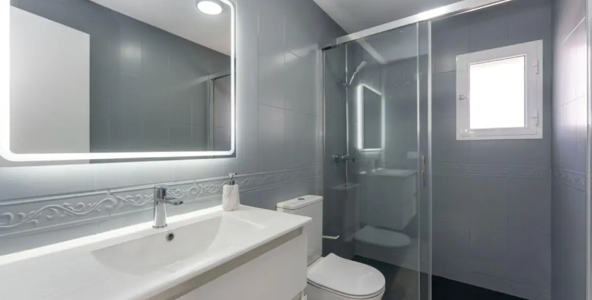 Продажа дома на две семьи в Artola 25